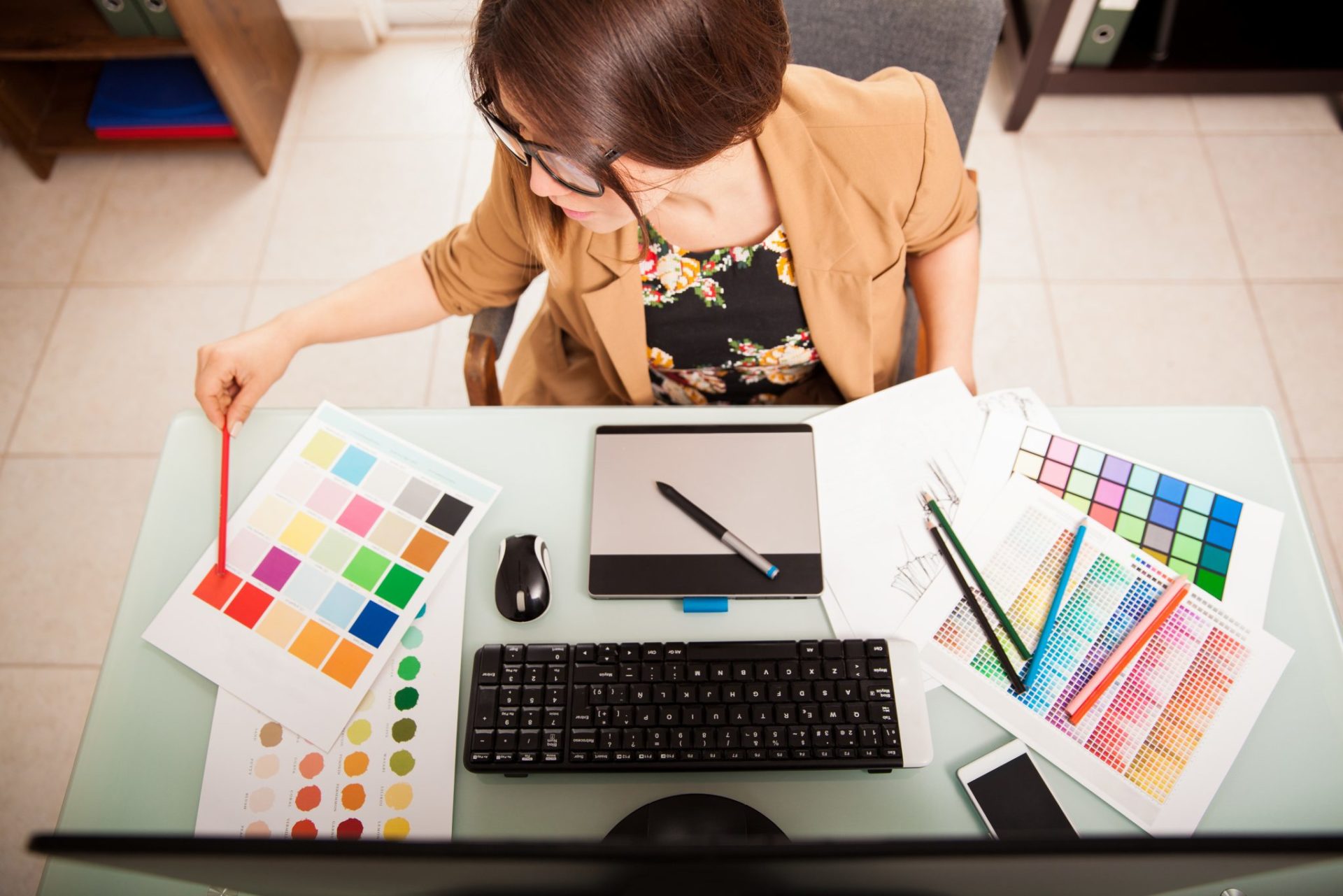 role of a graphic designer